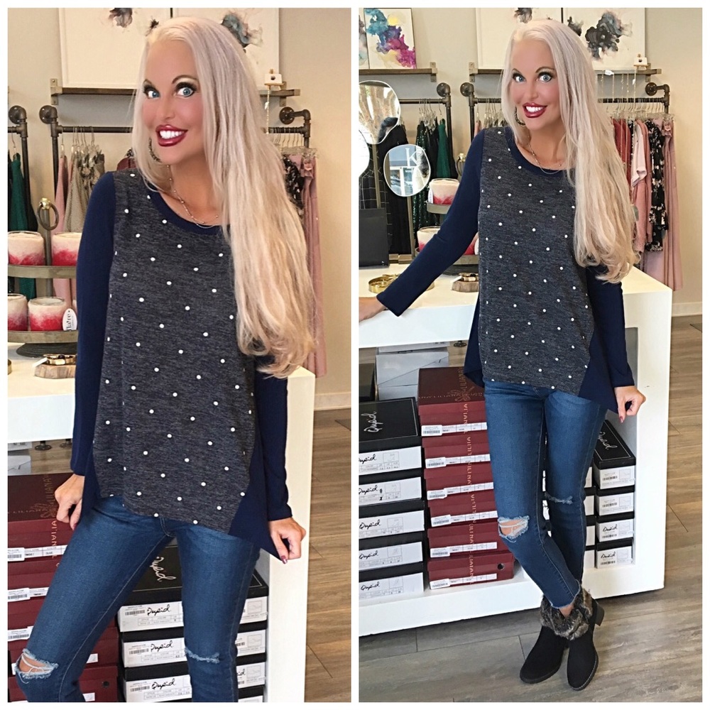 โค๏ธLAST 1! So Soft! Navy Polka Dot Top!! - Picture 3 of 3